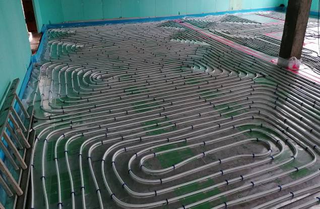 Trabajo en suelo radiante.